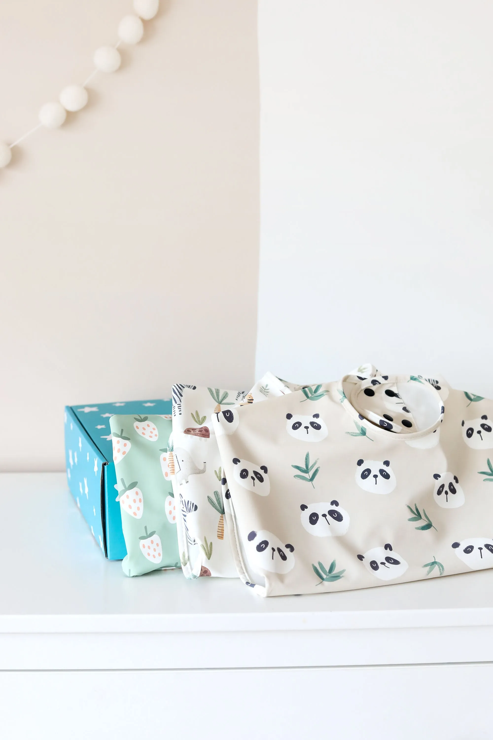 Feeding   Teething Bib Gift Box